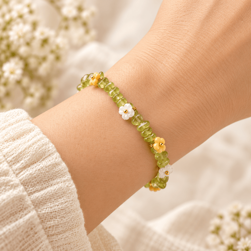 Peridot Ice-Chip Flower Wreath Bracelet - Ocean Rielle Studio